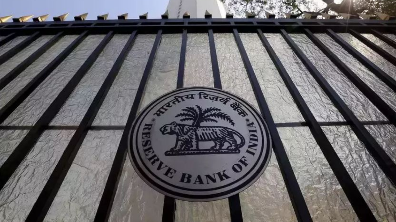 Will RBI's Das make D-Street bulls smile or frown on Wednesday?