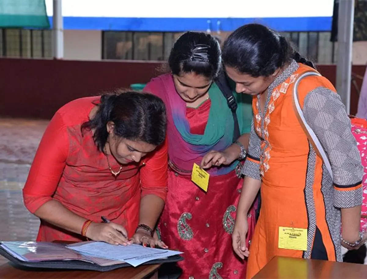 Pune, Hyderabad, Chennai top three cities for employing female applicants: Survey