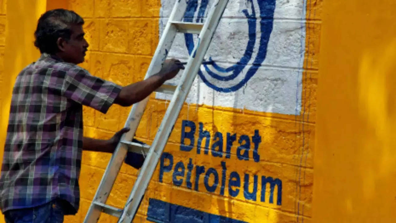 Buy Bharat Petroleum Corporation, target price Rs 388:  Religare Broking