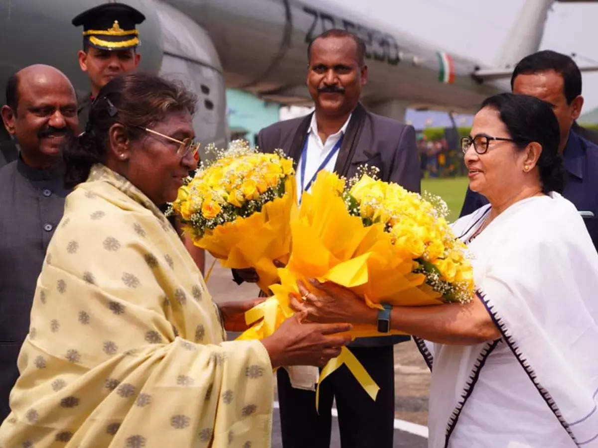 President Droupadi Murmu arrives in Kolkata for 2-day Bengal visit