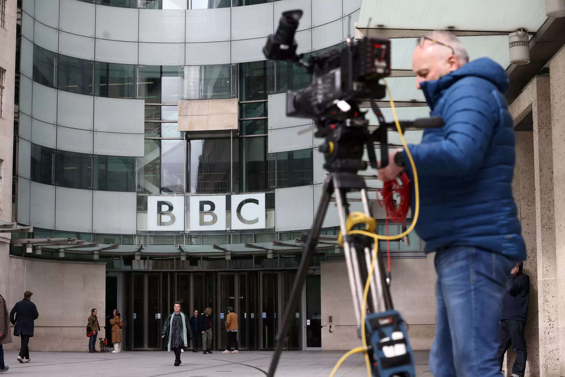 Twitter labels BBC as "government-funded media"