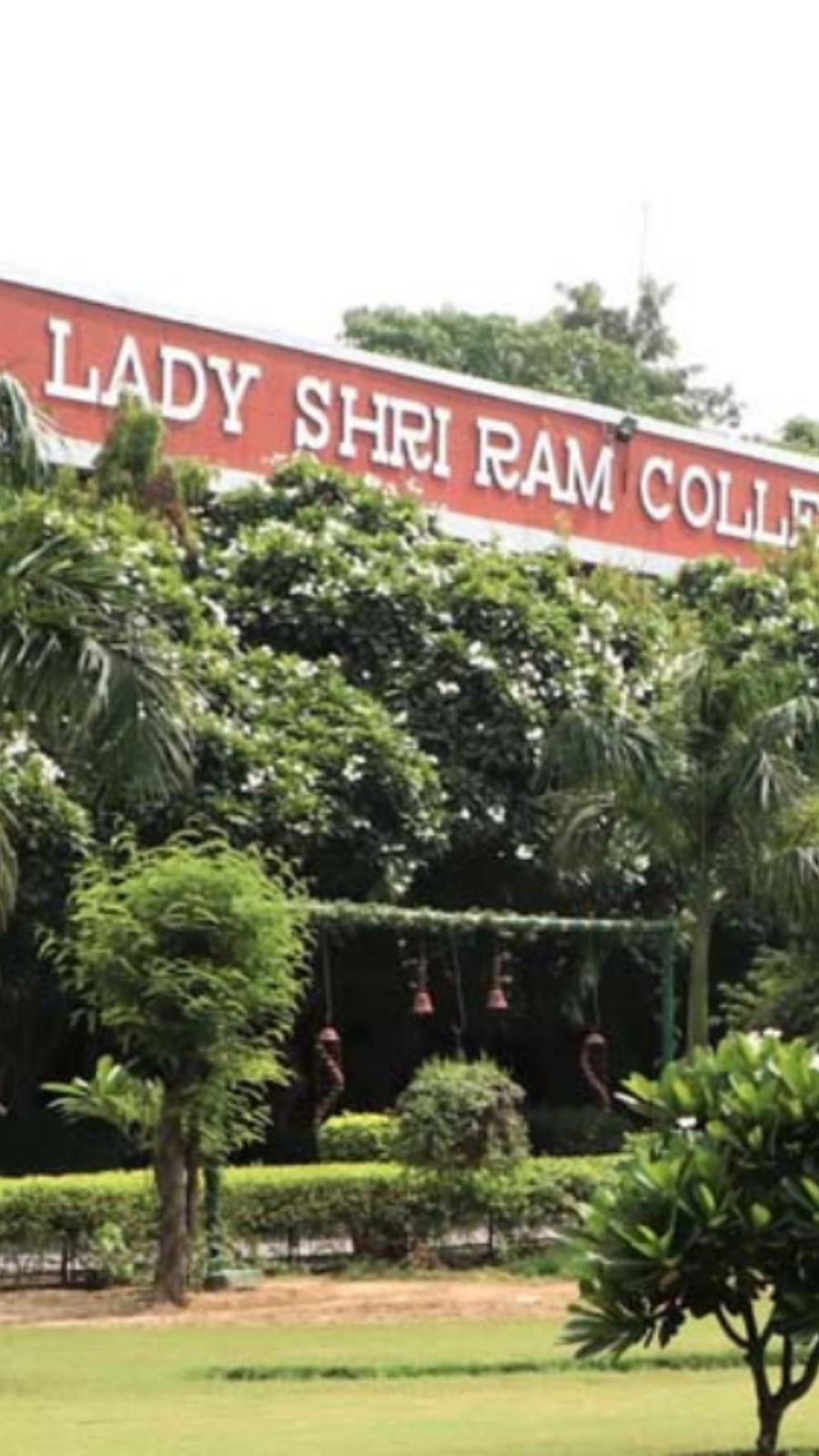 ?9 Bollywood Stars Who Are Delhi’s Lady Shri Ram College Graduates