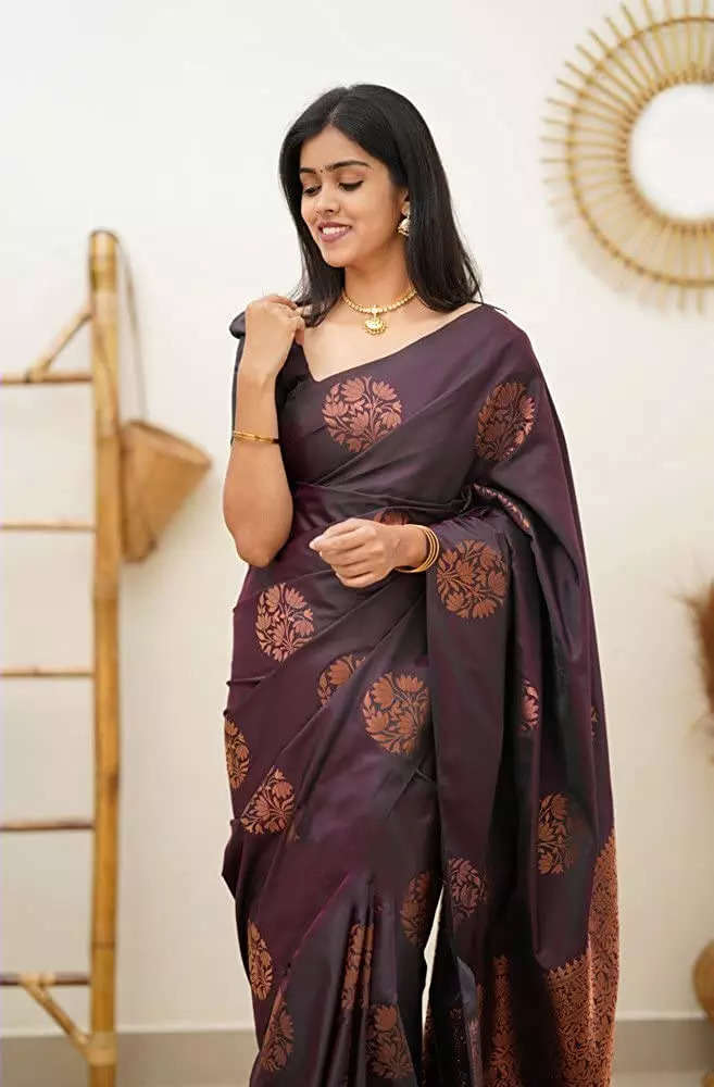 Learn About the Different Types of Saree Fabrics – ONE MINUTE SAREE INDIA