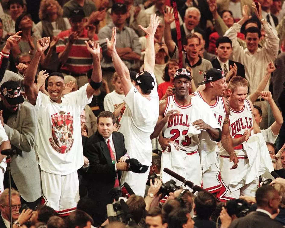Chicago Bulls on X: Today in 1997, the Bulls win their 5th NBA