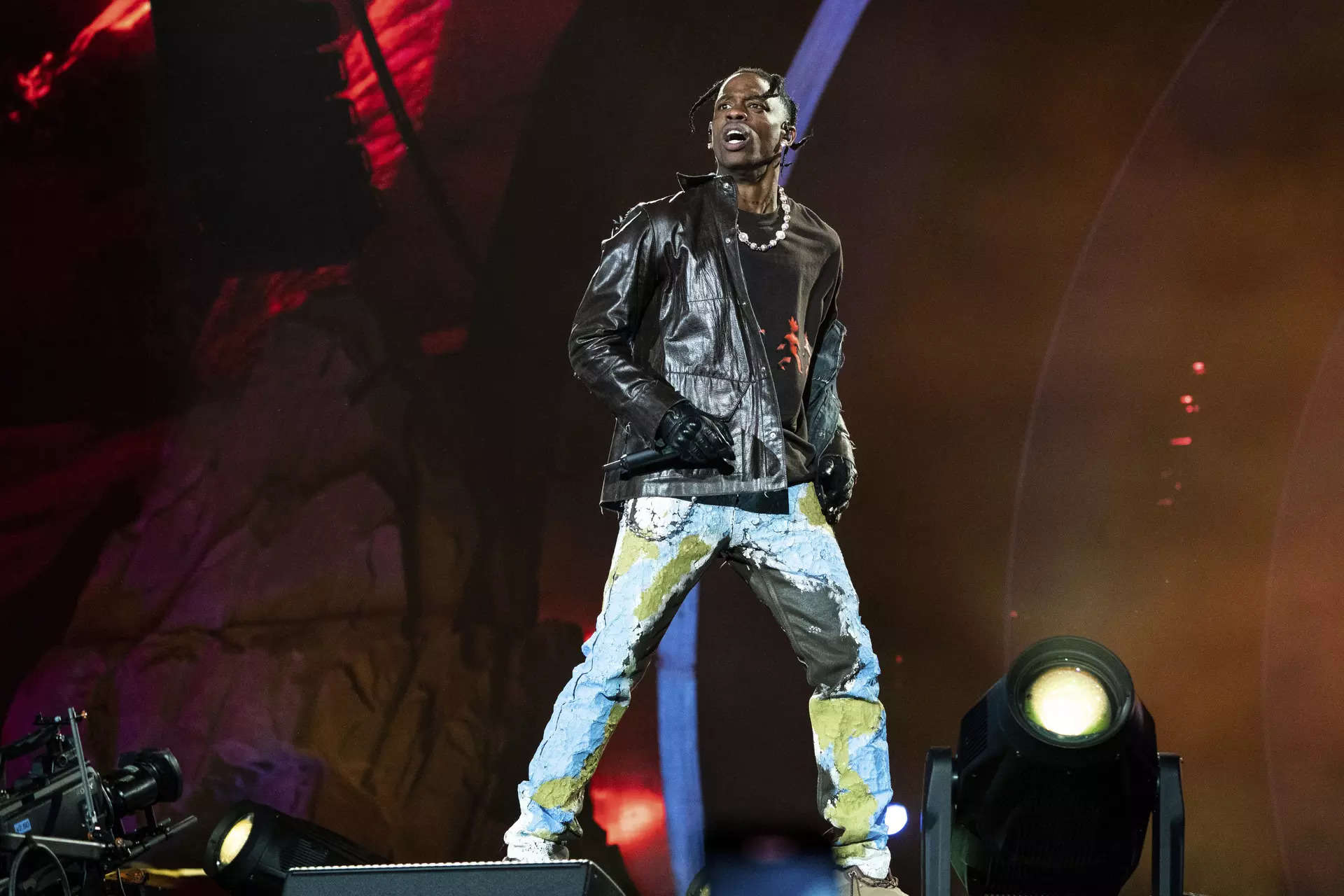 Grand jury declines to indict Travis Scott, 5 others in deadly Astroworld  crowd crush - ABC News