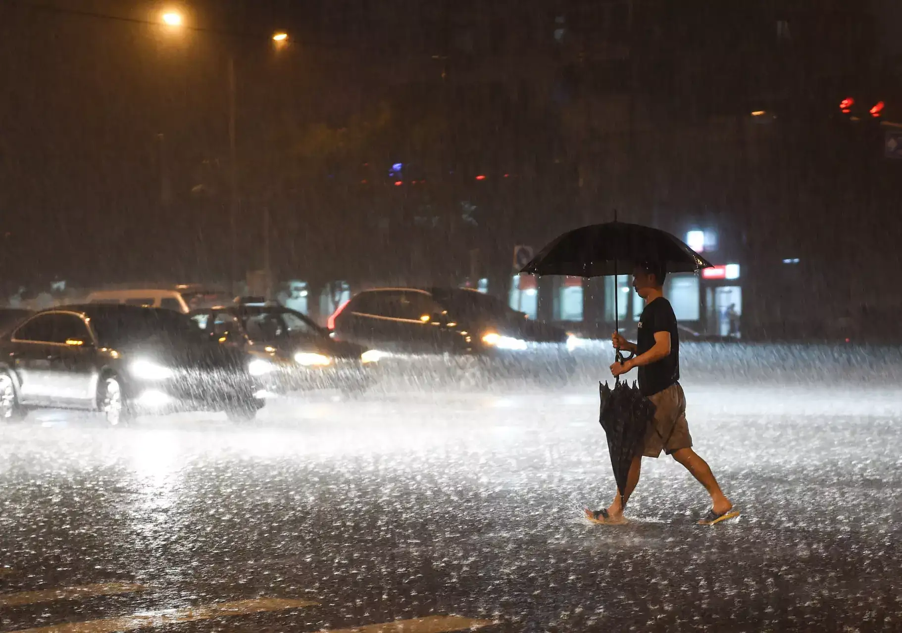 11 dead, 27 missing in Beijing rainstorms