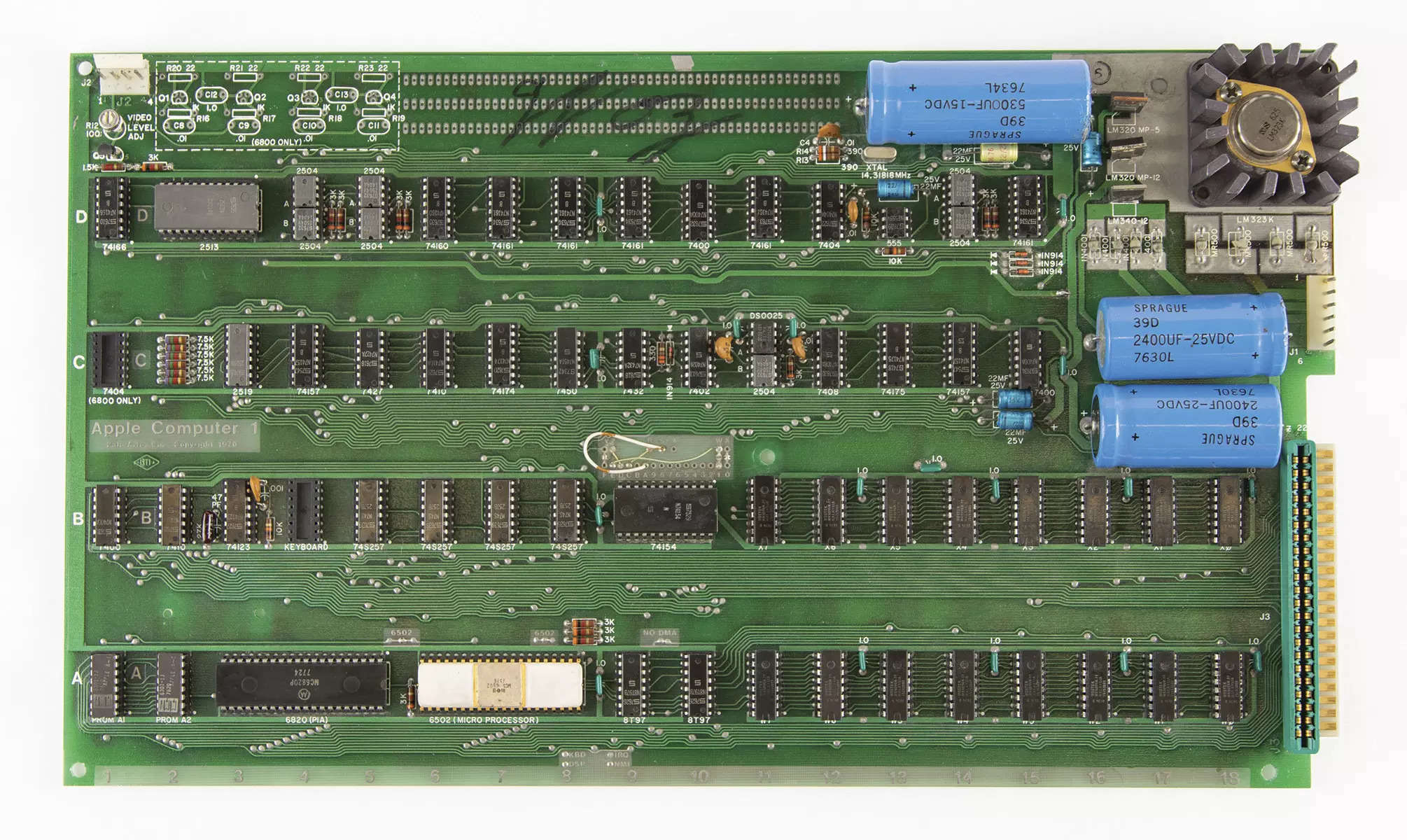 Original Apple-1 Computer Expected to Fetch $200,000 at Auction - The  Atlantic