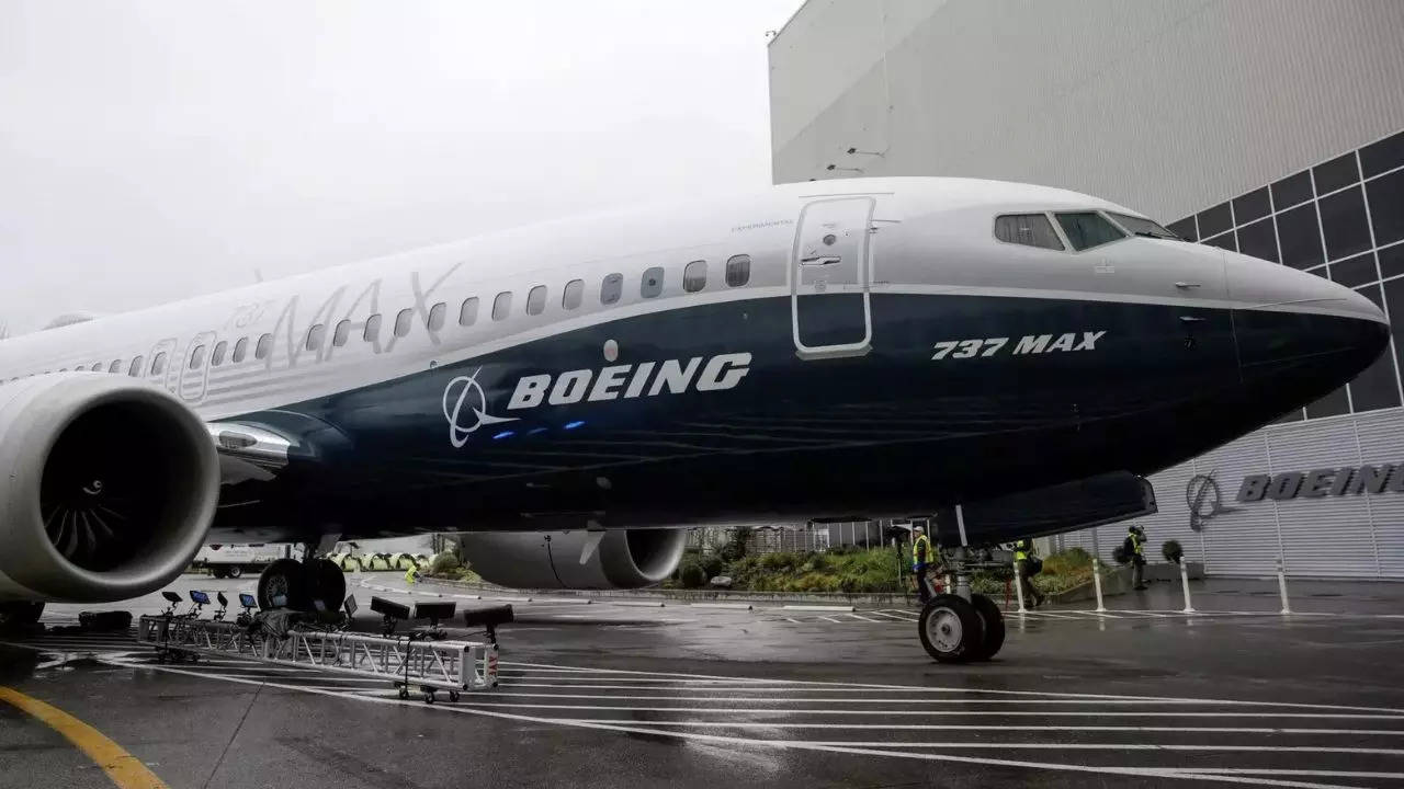 Vietnam Air, Boeing near $7.5 billion deal for 50 737 max planes 
