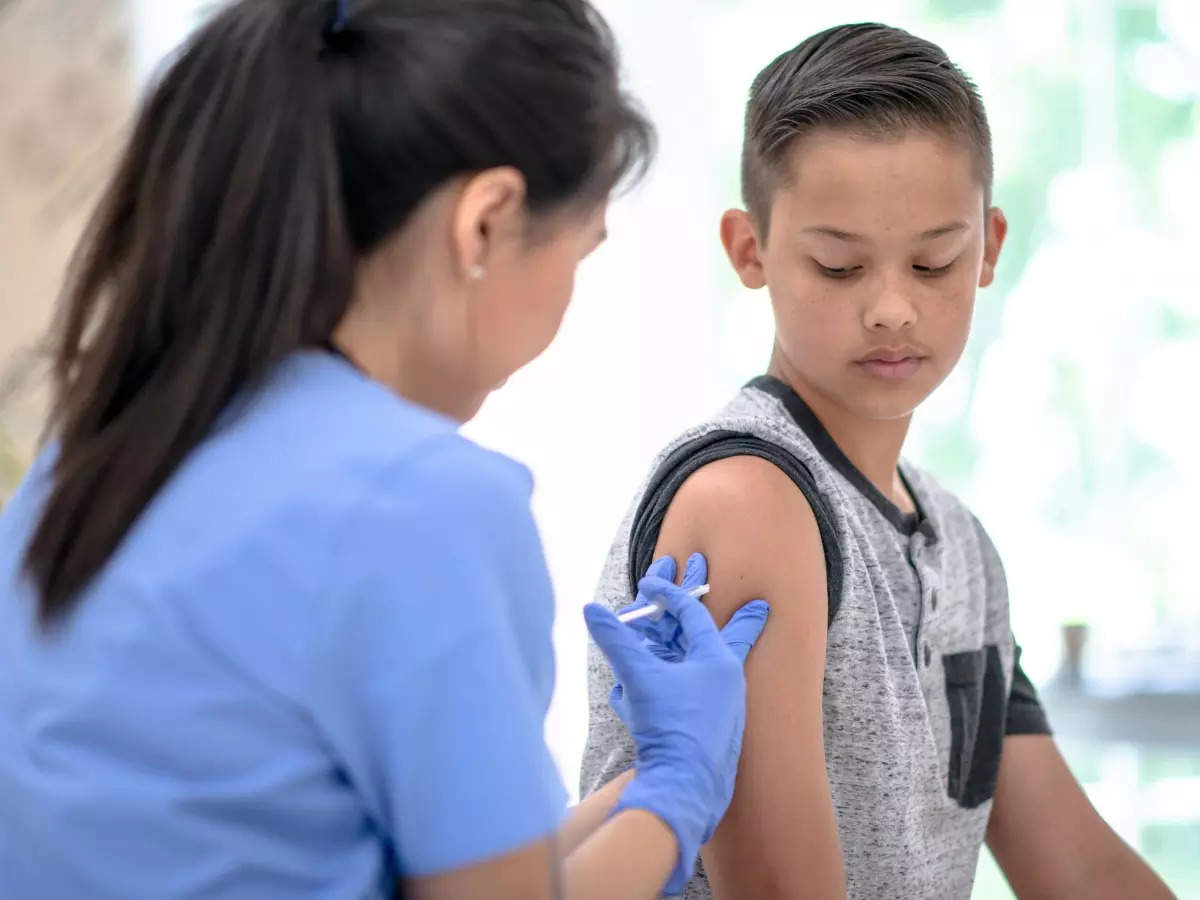UAE: Children will not be allowed in schools if vaccination certificates not updated on AlHosn app