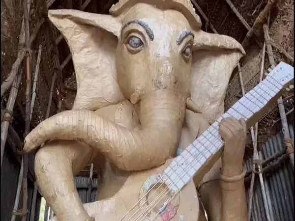 Ganesh Chaturthi 2023: India gears up for Ganesh Chaturthi 2023: Bengaluru  temple decorated with currency notes worth Rs 65 lakhs; Mumbai idol decked  in gold worth 69 kilos - The Economic Times