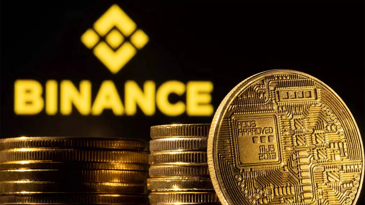 Binance says to sell Russia business to CommEX 