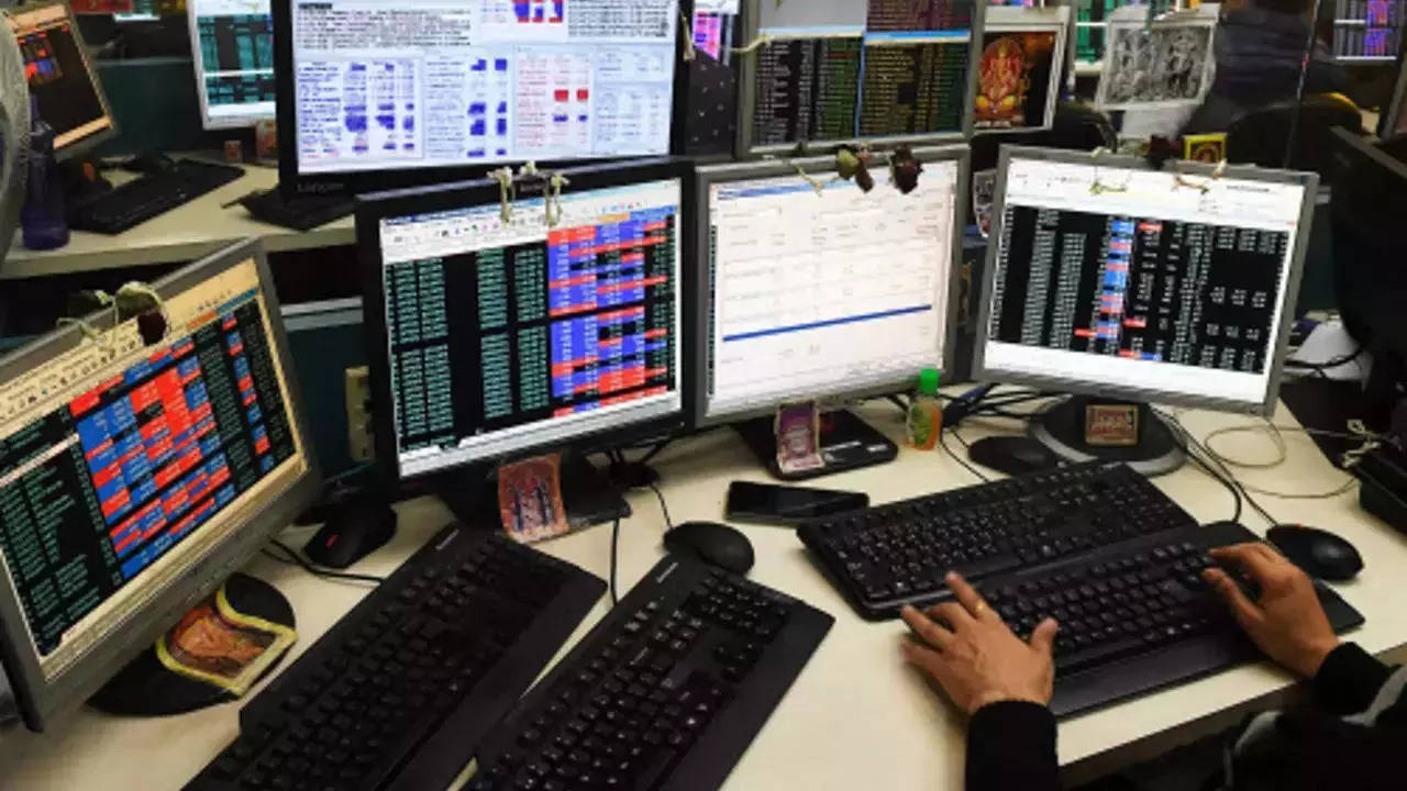 Sensex Today | Stock Market LIVE Updates: Sensex climbs over 300 pts, Nifty tops 19,300; Zomato rallies 5%, BoB drops 3% 