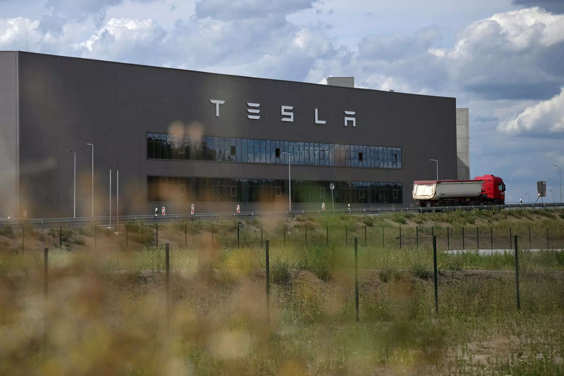 Elon Musk's Tesla to build €25,000 car at German plant 