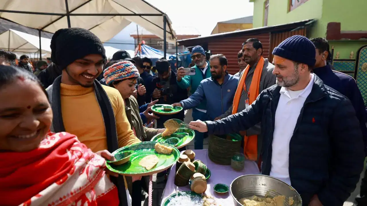 Rahul Gandhi serves food to devotees at ‘bhandara’ in Kedarnath