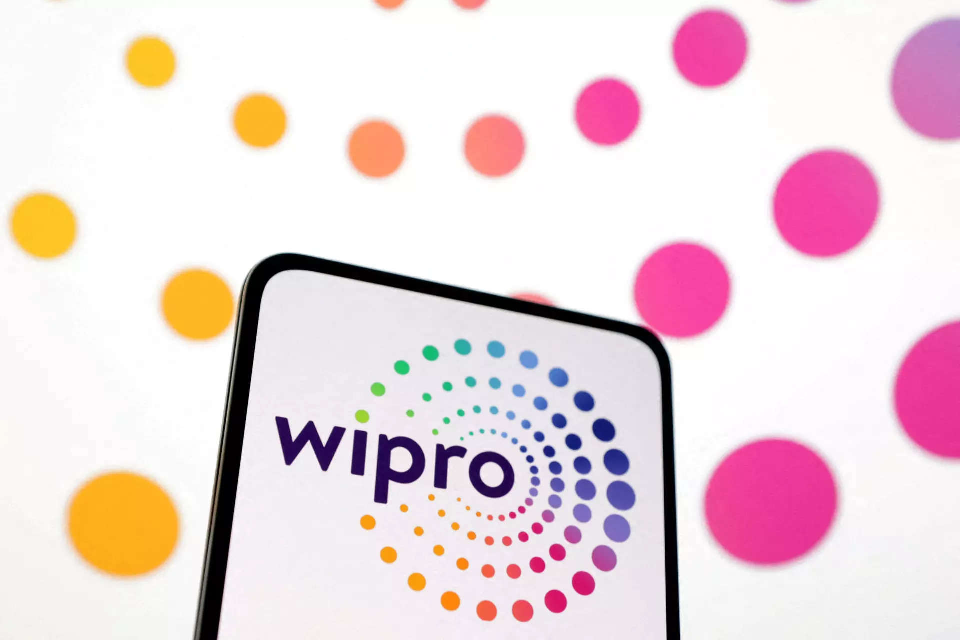 Wipro mandates work from office thrice a week for its employees 