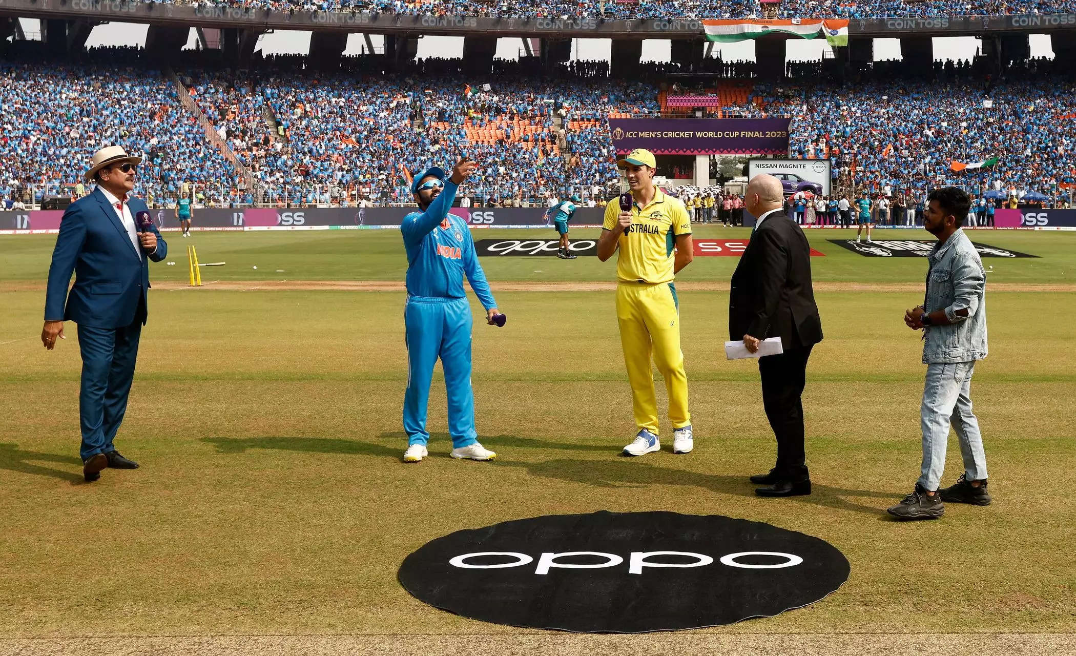 Australia win toss, opt to bowl first against India in World Cup final 