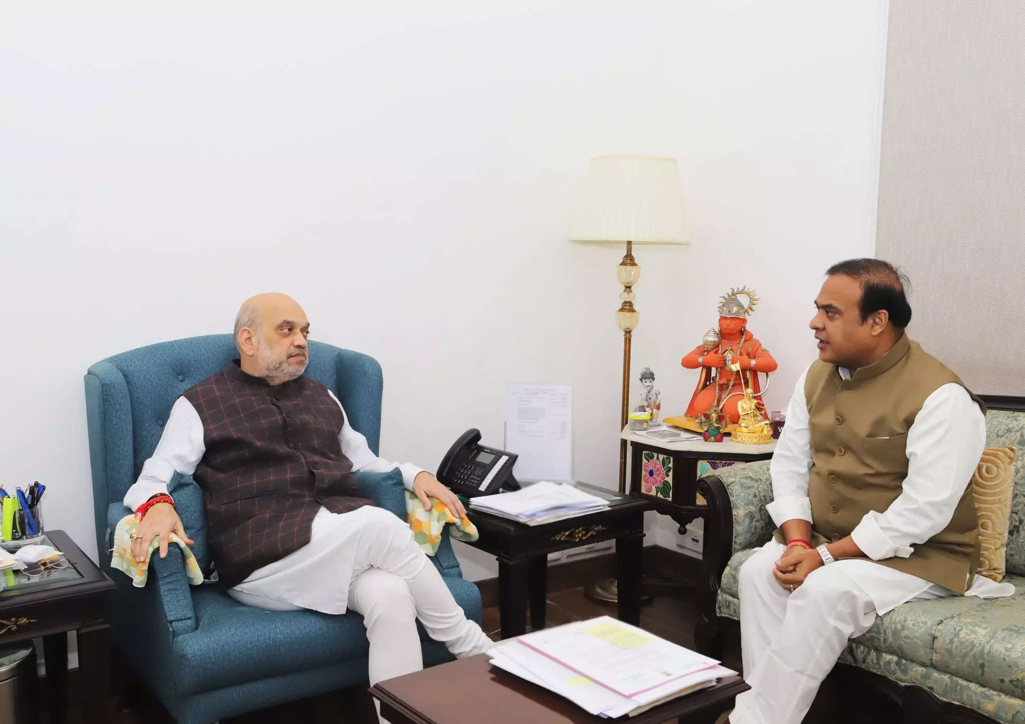 Assam CM meets Union Minister Amit Shah, discusses crime rate in state 