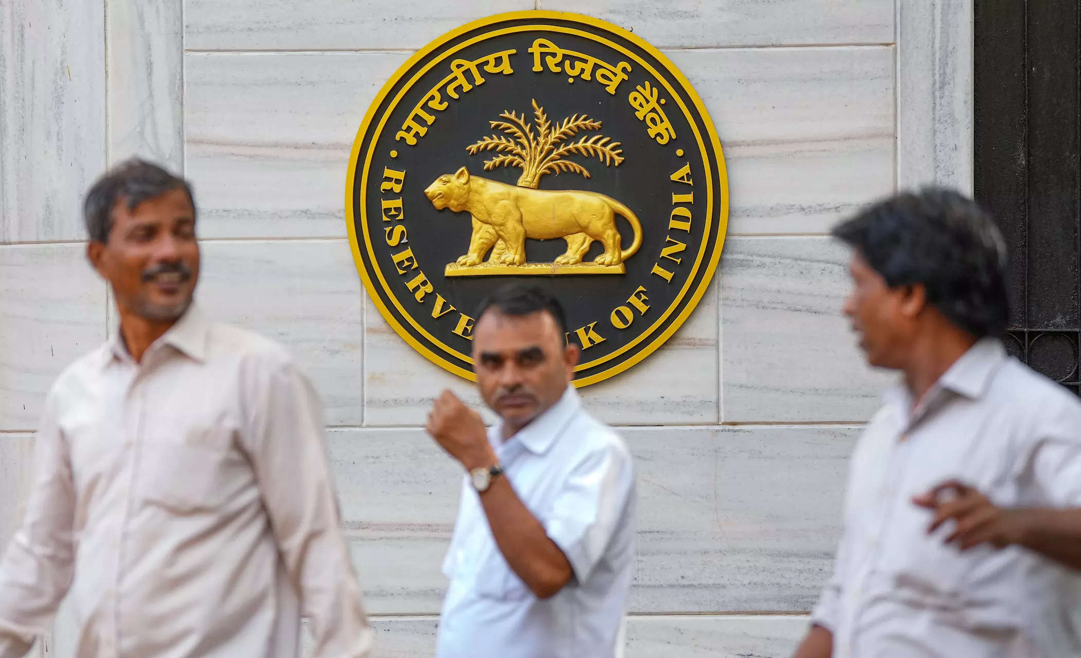 Presence of Indian banks via subsidiaries increased to 417 in FY23: RBI 