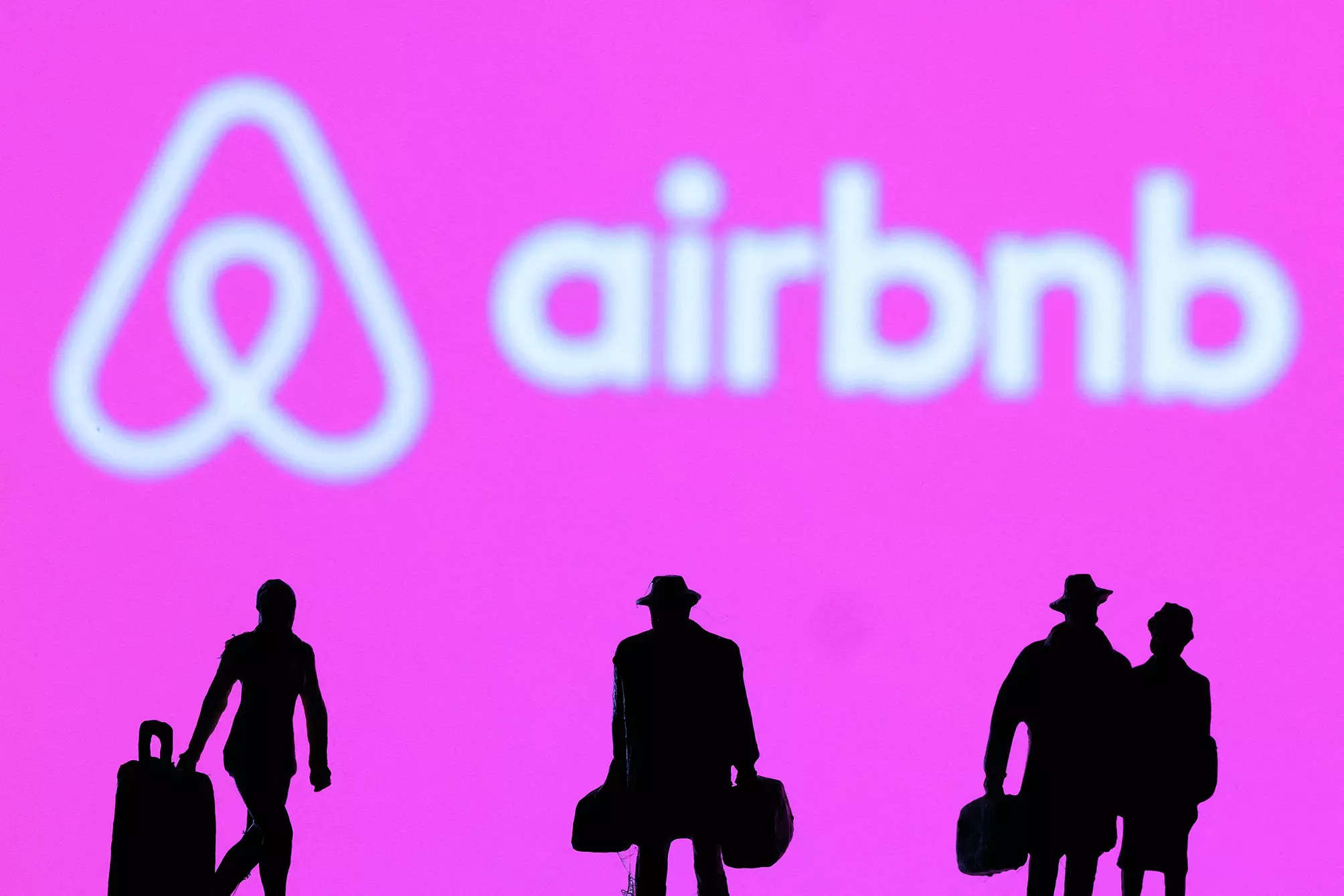 Airbnb to pay $621 million to settle tax case in Italy 