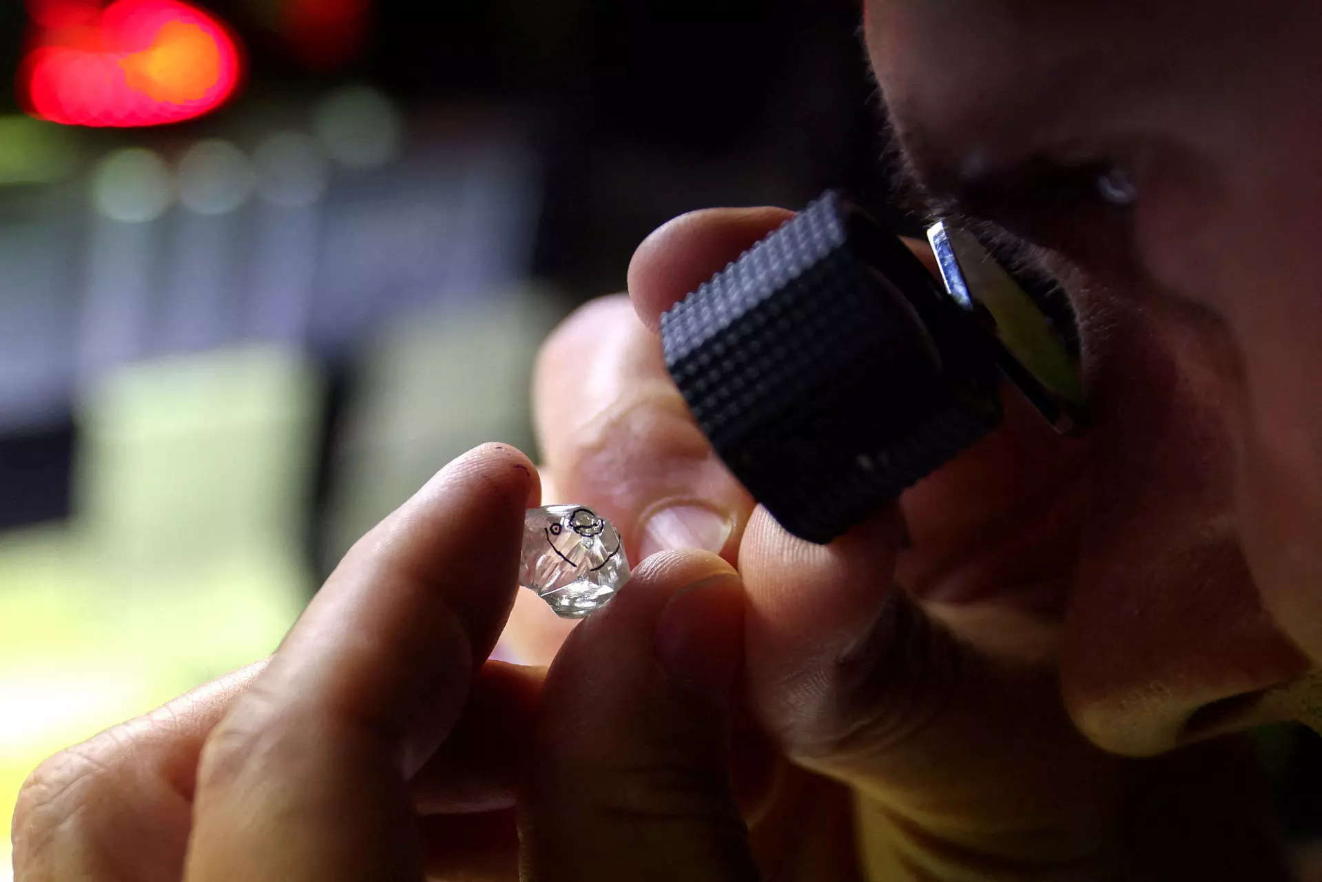 India urges G7 to delay ban on Russian diamonds as rules lack clarity 