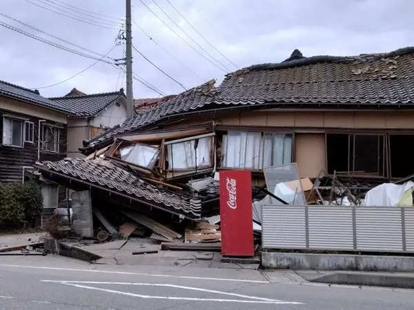 Japan Earthquake Live Updates: First tsunami waves hit Japan; Total of 21 quakes above 4.0 magnitude hit country 
