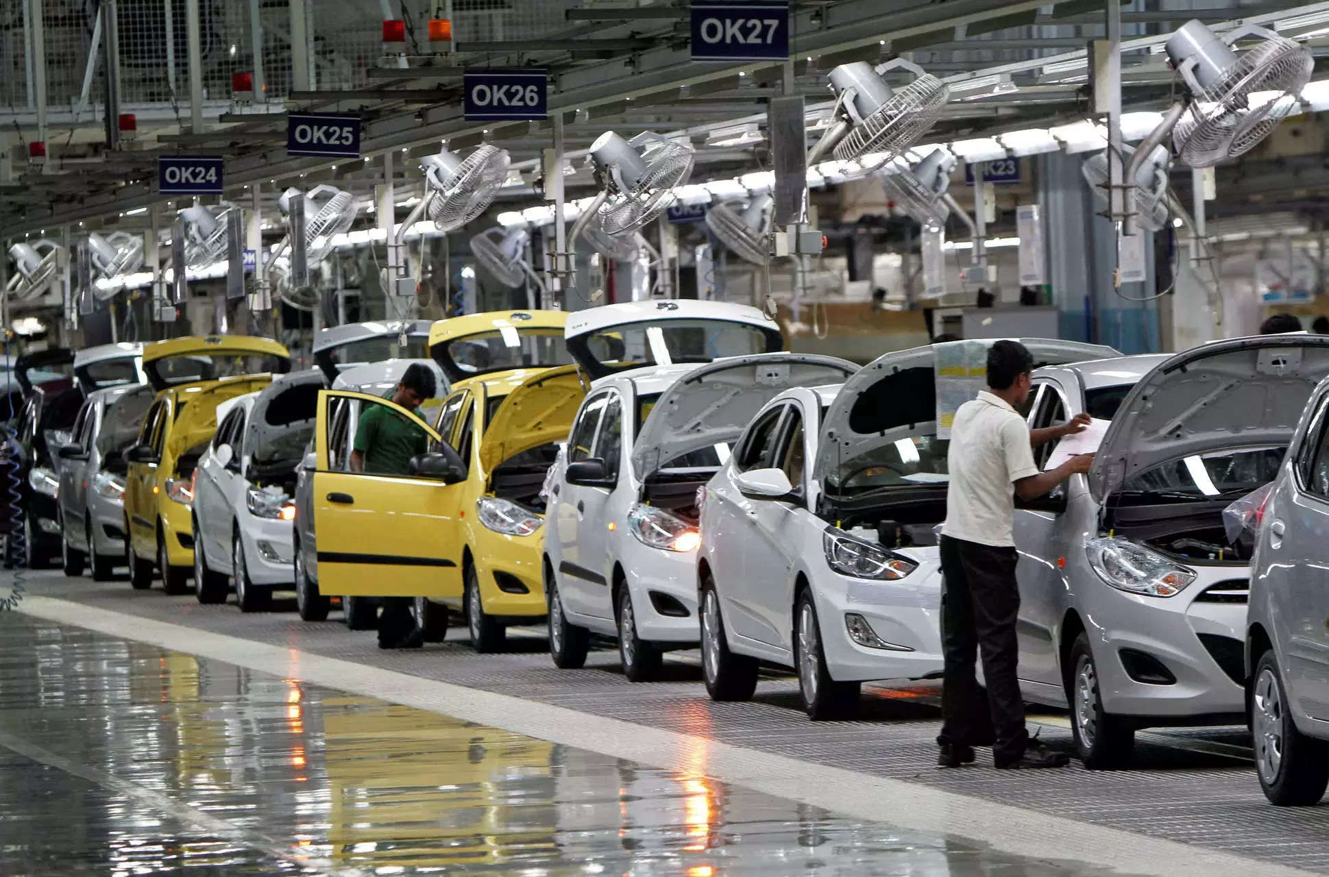 Centre extends auto PLI by a year