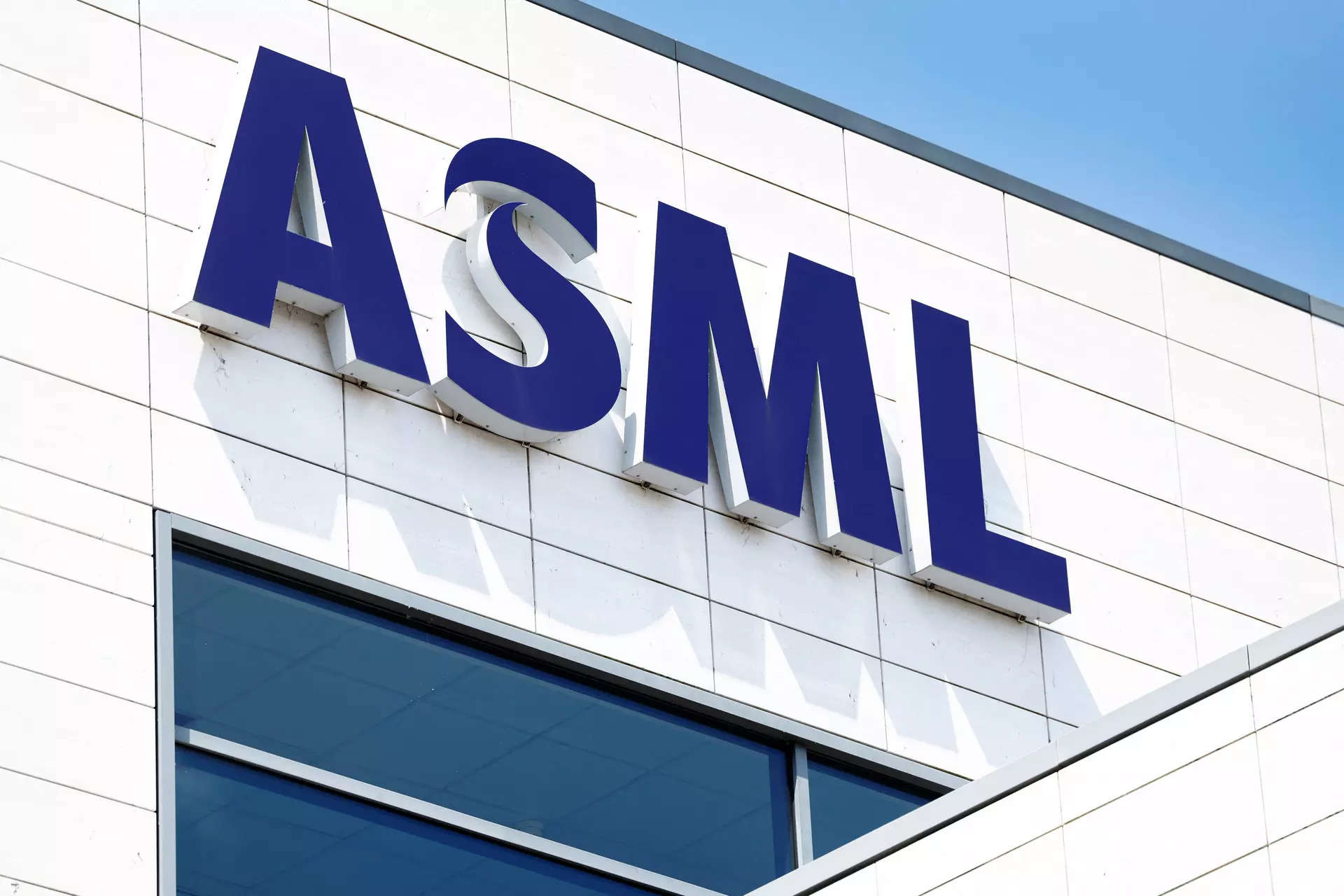 Beijing criticises Netherlands' move to block ASML exports to China 