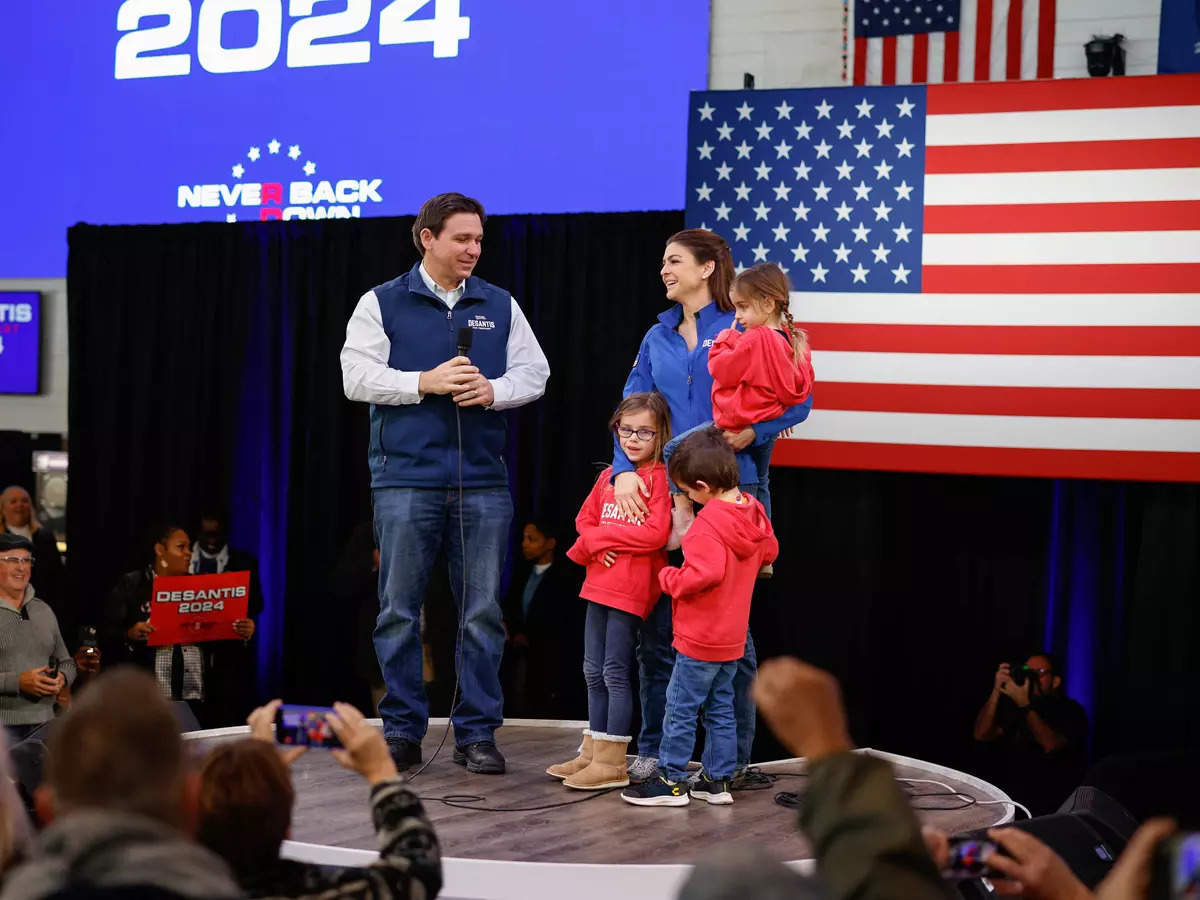Ron DeSantis ends 2024 campaign, endorses Trump over Haley as New Hampshire vote looms 