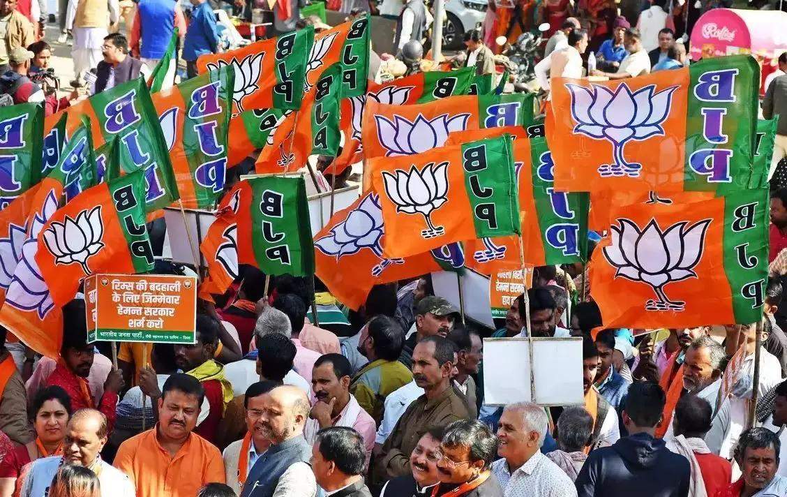 Dissidence in BJP ahead of Lok Sabha polls in Karnataka 