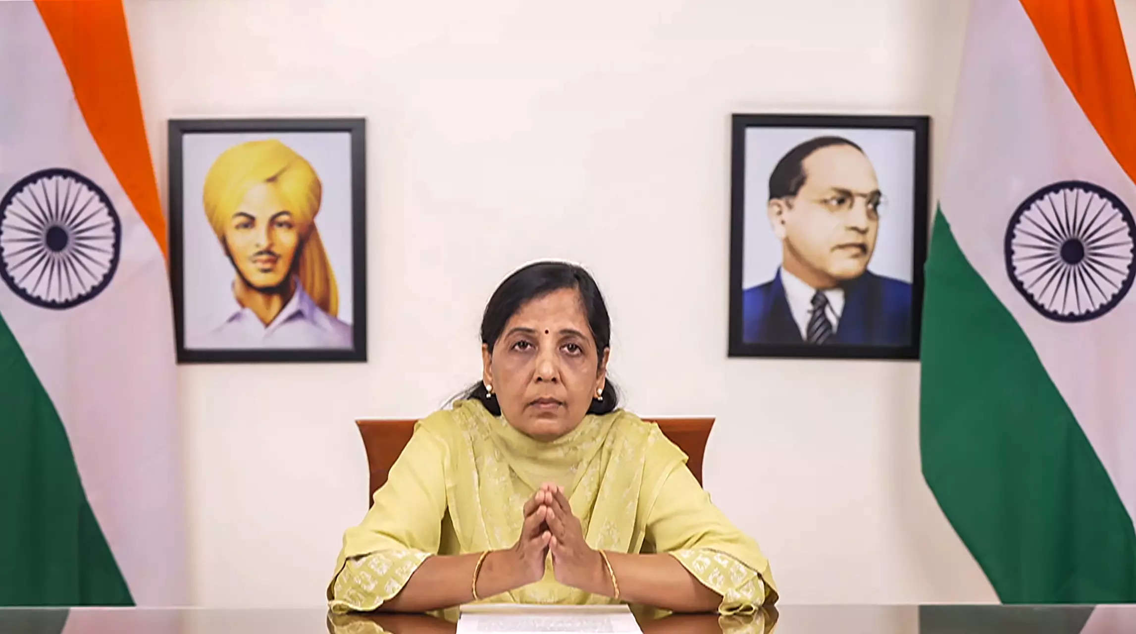 Arvind Kejriwal's wife Sunita Kejriwal launches WhatsApp campaign to garner support for AAP leader 