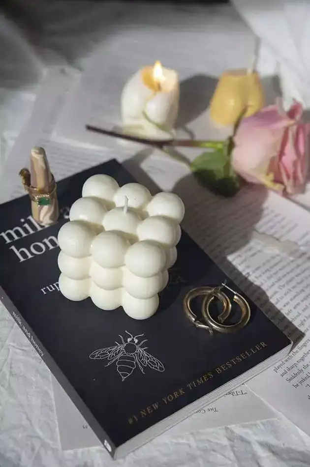 Image for HeavenlyEarthMiamiBubbleCubeSoyWaxCandle