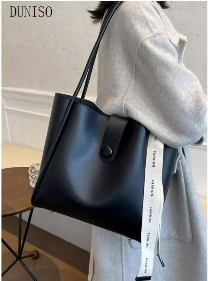 Image for DunisoWomen'sShoulderBag