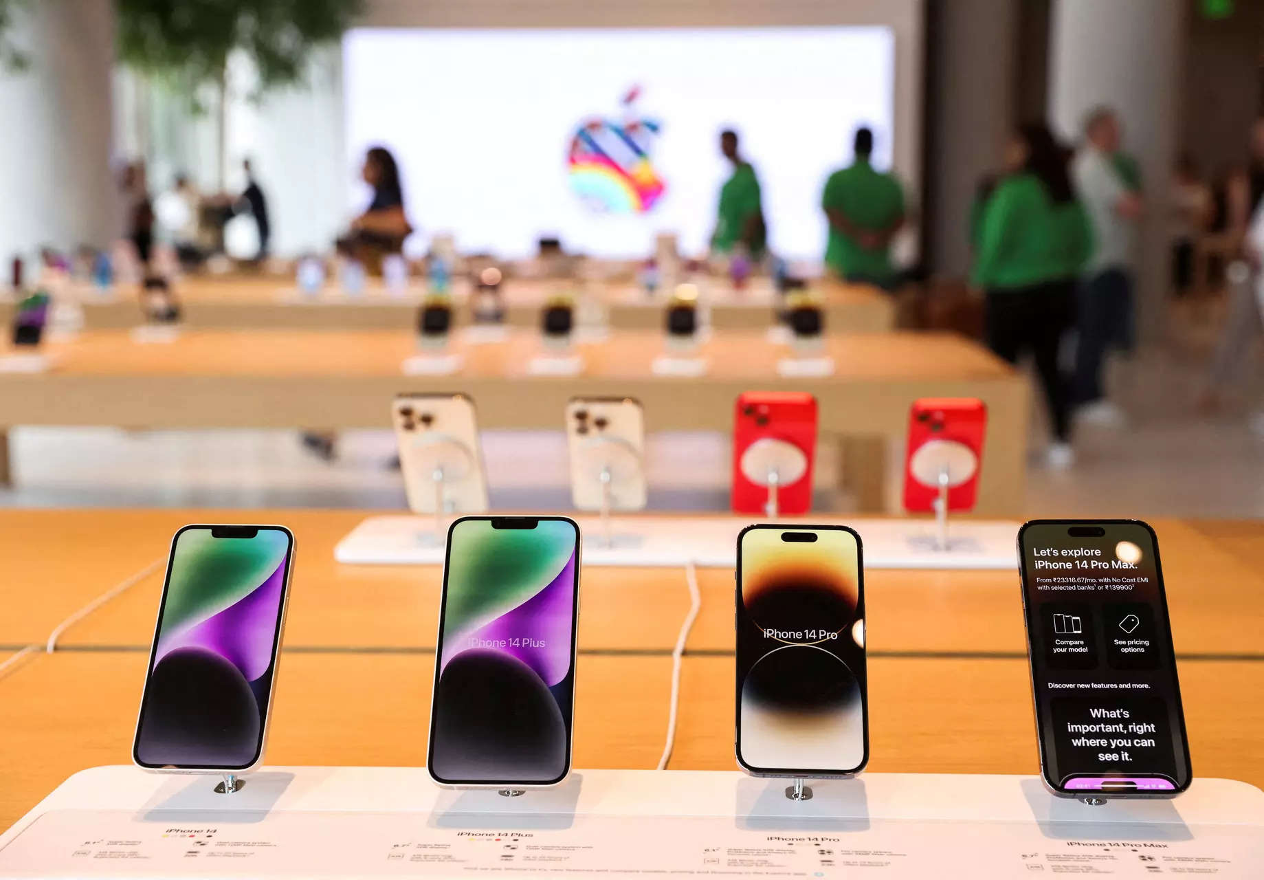 Apple stores in India get off to a flying start 