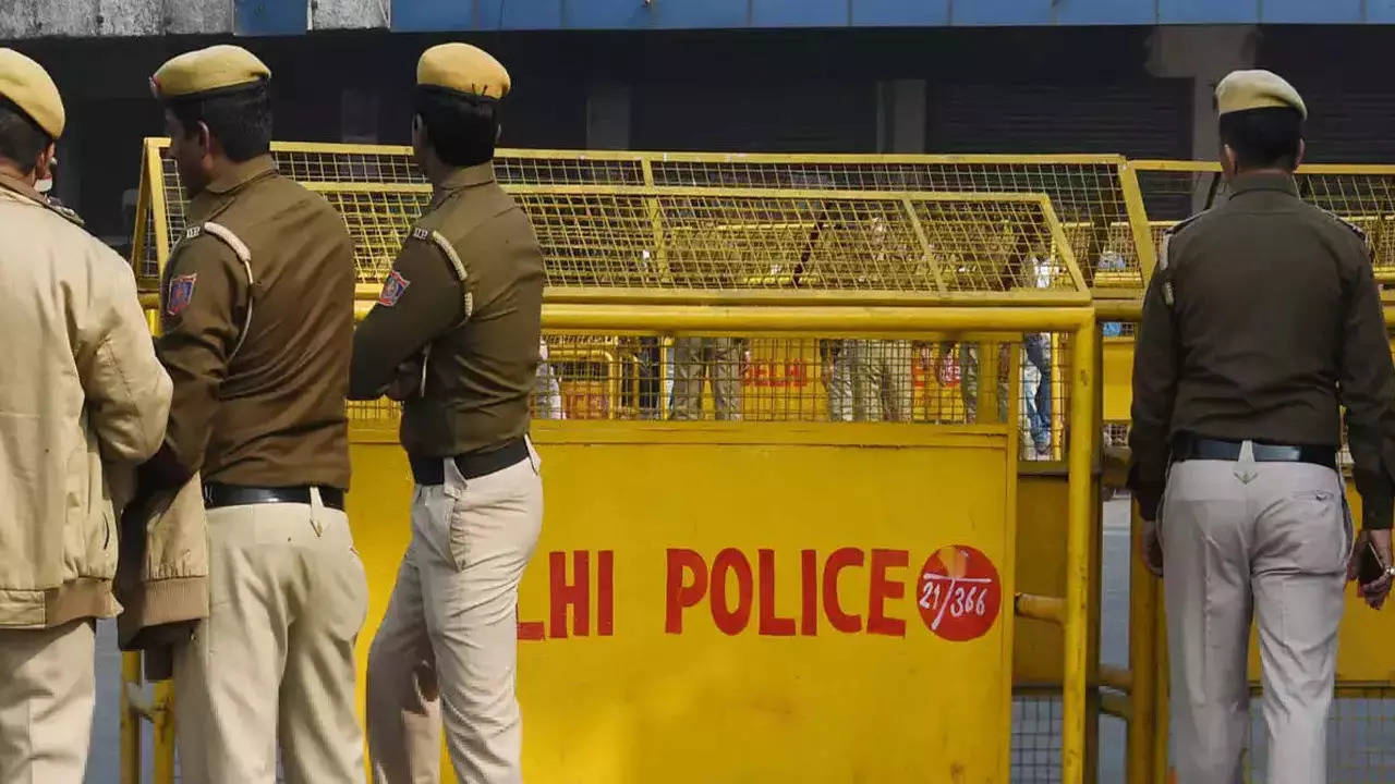 'Hired killer, drug smuggler': Unusual professions found in UP Police app's tenant verification section 