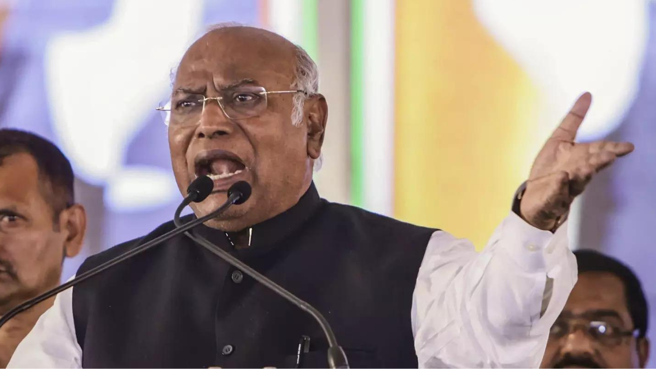 'At least come for my funeral...': Congress chief Kharge's emotional pitch at rally on home turf 
