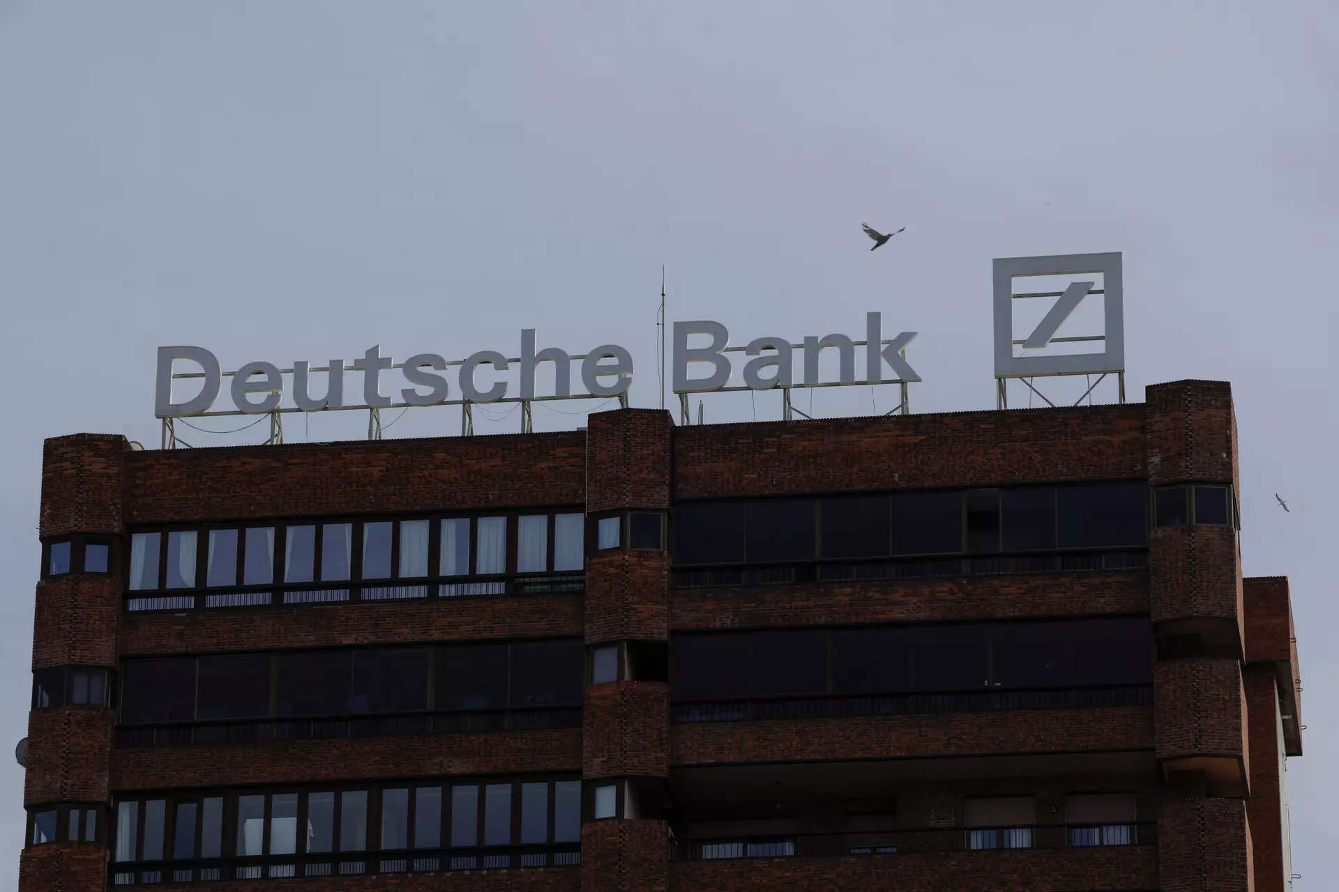 Deutsche Bank Q1 Results: Profit jumps 10% as investment bank outperforms 