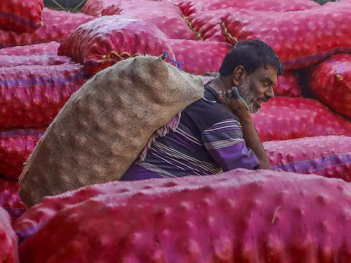 Govt allows onion export to Bangladesh, UAE,  Sri Lanka & 3 more countries 