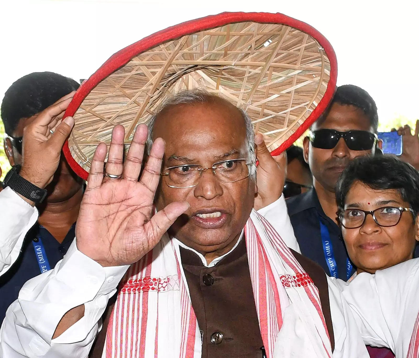 Congress leader disgruntled over no Muslim candidate of party in Maha will be 'compensated': Mallikarjun Kharge 