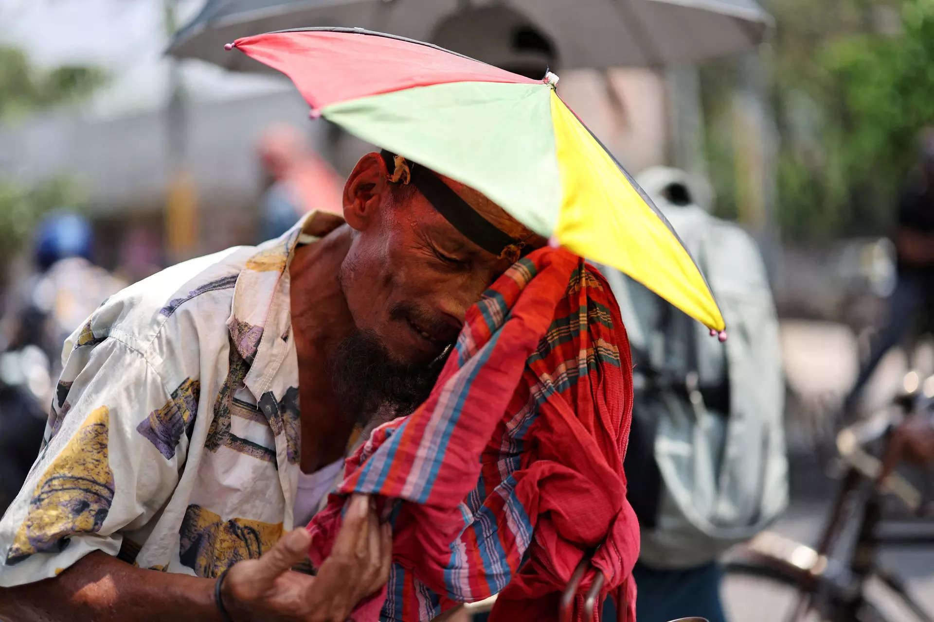 As maximum temperature in India soars above 47 degrees, IMD issues severe heatwave warning for 7 states 