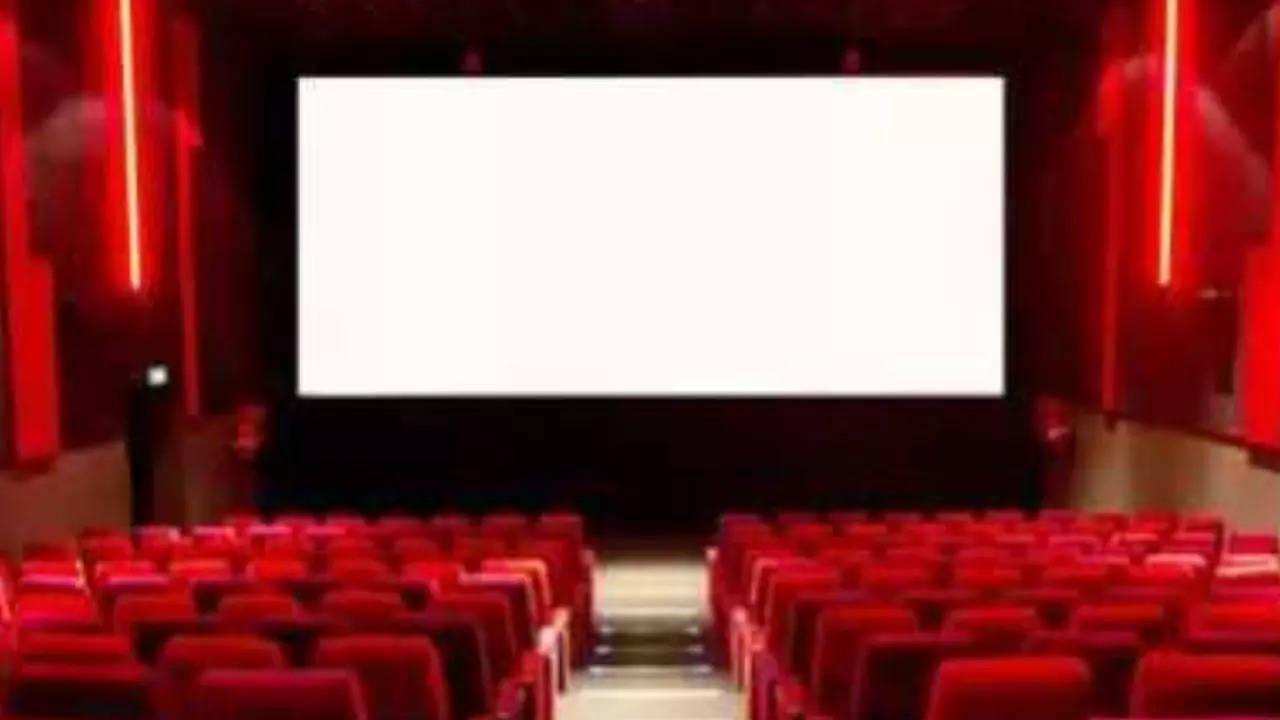 Movie theatres cut down shows as films fare poorly 