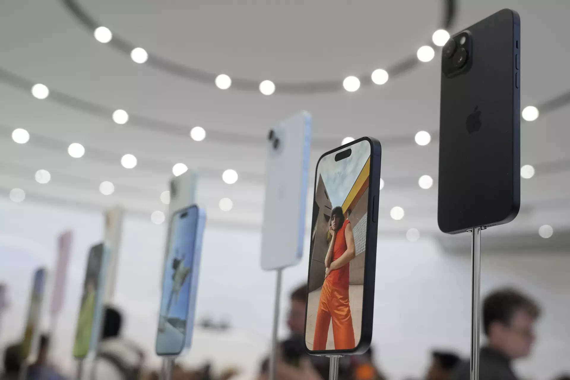 Apple slashes iPhone prices in China amid fierce Huawei competition 