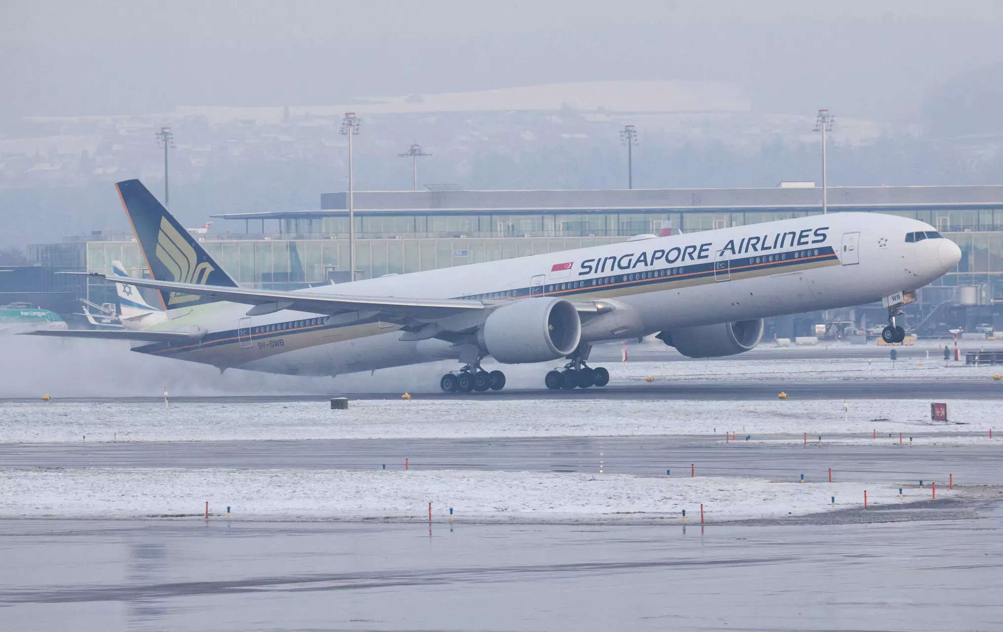 Singapore Airlines flight makes emergency landing in Bangkok, one dead, 30 injuries reported 