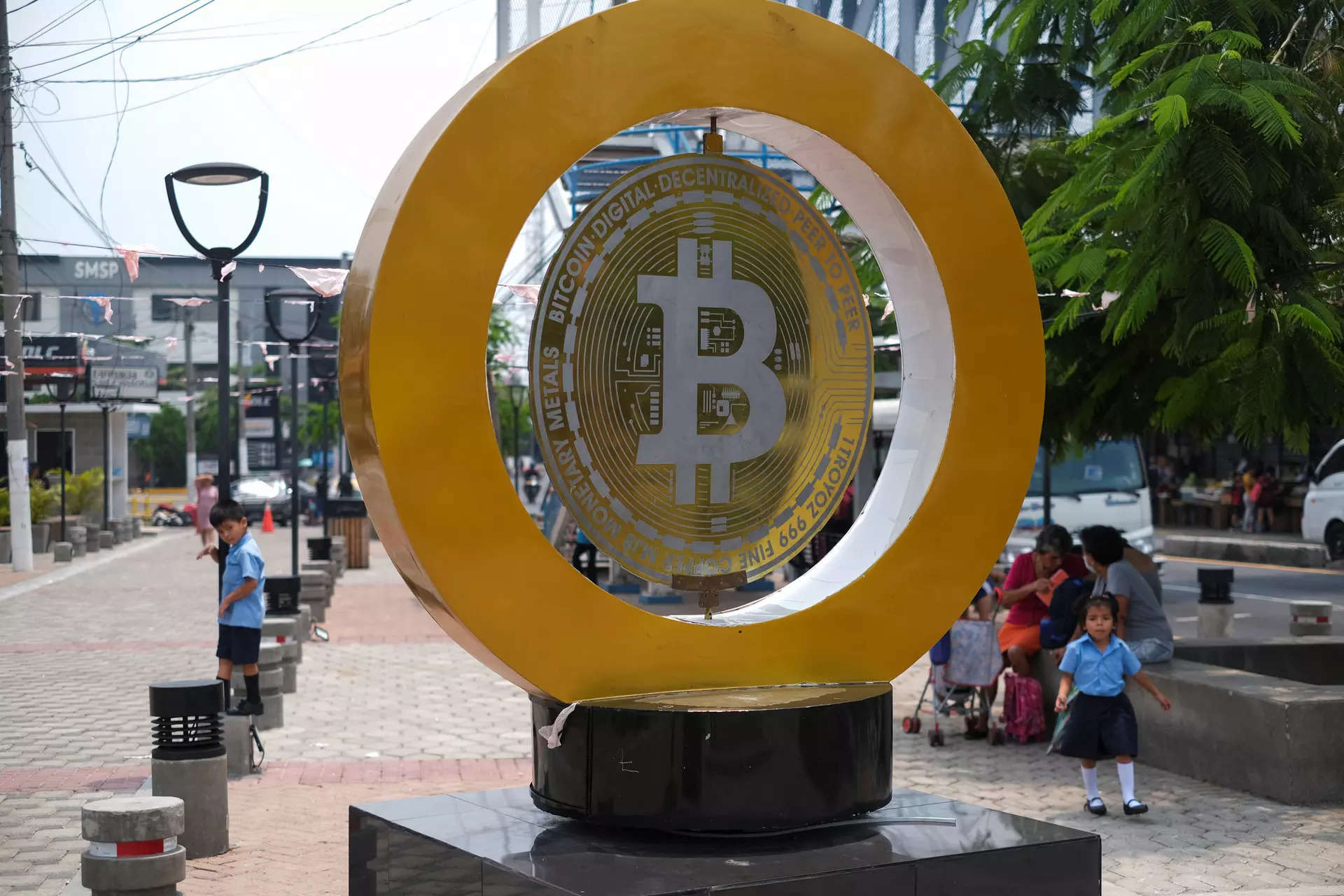 Bitcoin Pizza Day: Techie paid 10,000 Bitcoins for Pizza in 2010, now worth Rs 5,800 crore 