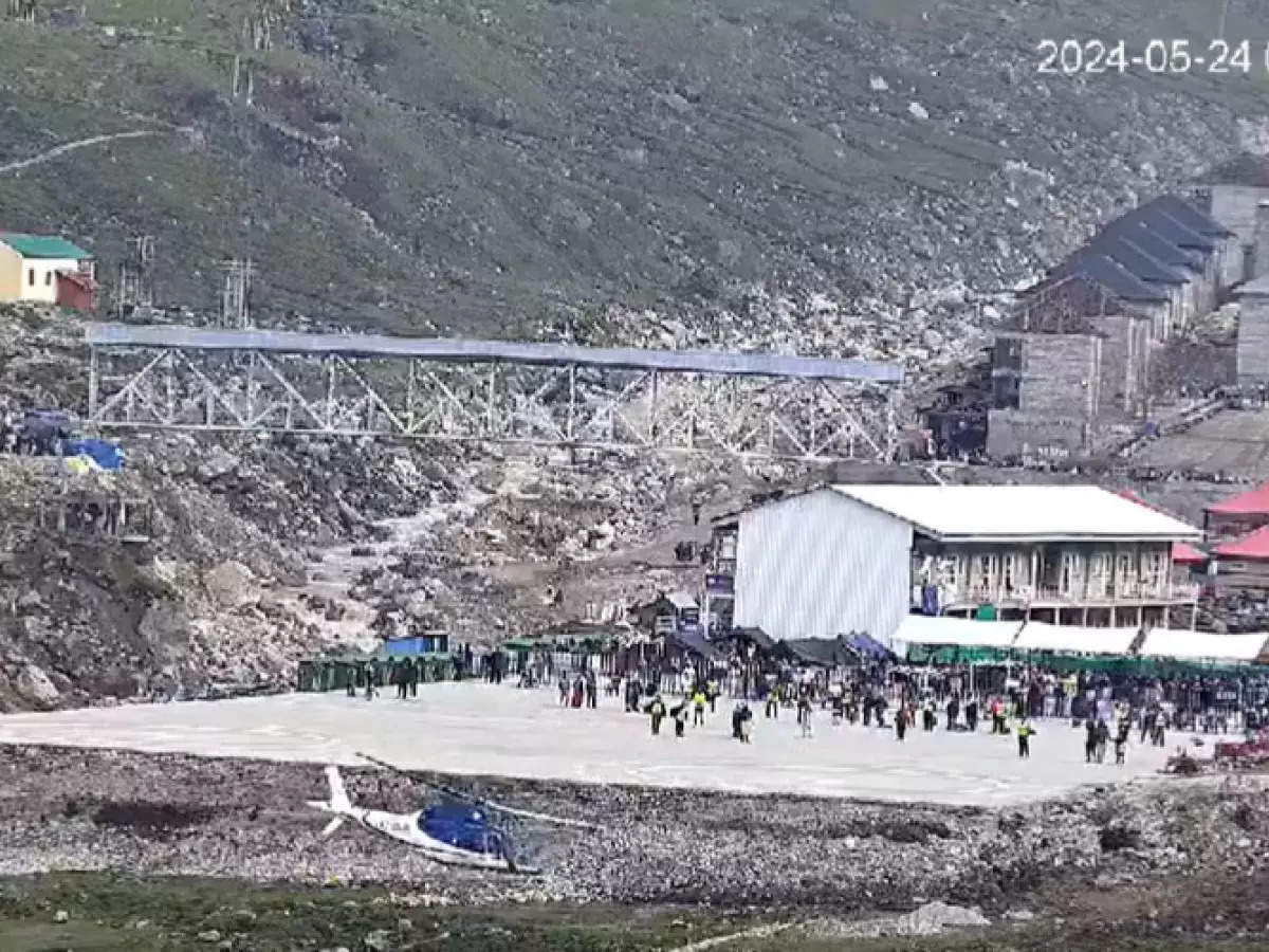 Kedarnath: Helicopter carrying 7 pilgrims makes emergency landing on grass as pilot loses control after hair-raising tail spin. Watch video 