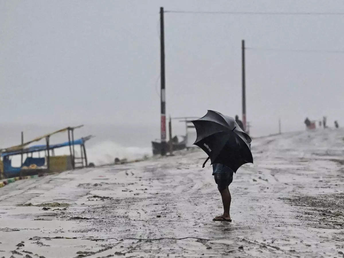 Cyclone 'Remal' to intensify, set to hit West Bengal coasts by May 26 midnight, says IMD scientist 