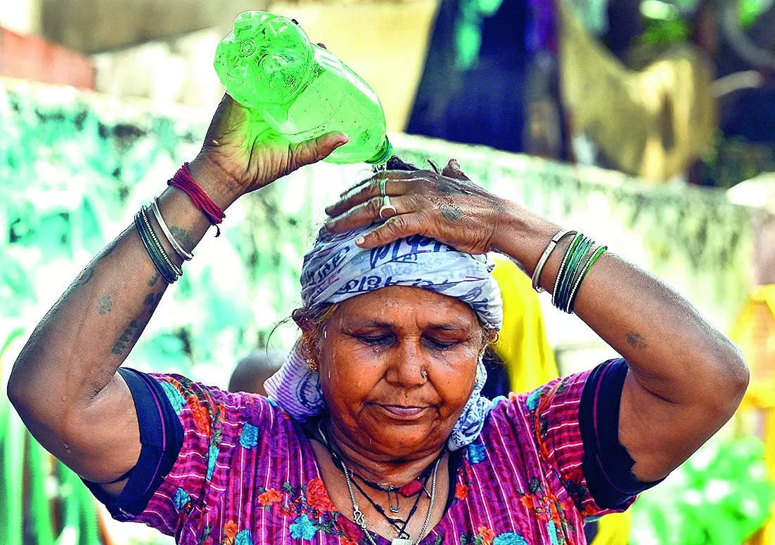 Large parts of India swelter under intense heat, 37 cities record temperatures over 45 deg C 