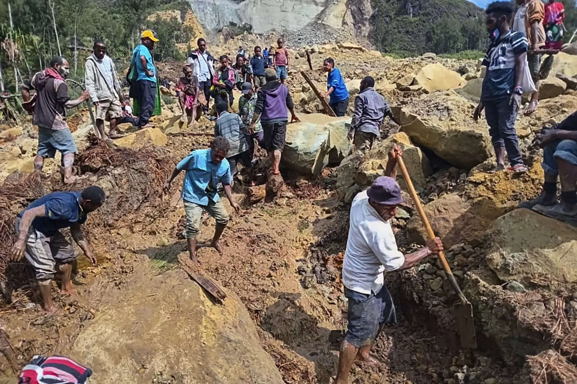 More than 2,000 people buried alive in a landslide in Papua New Guinea 