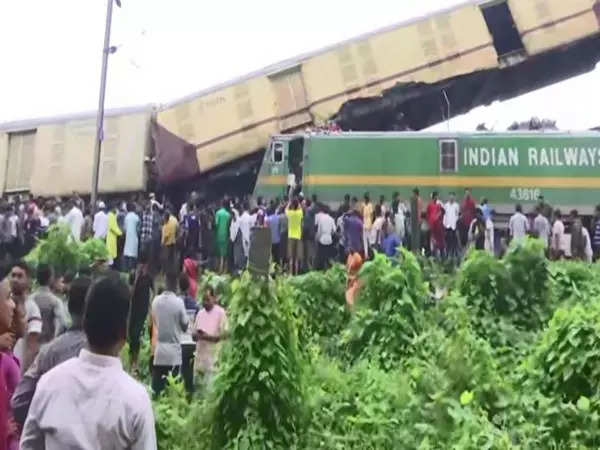 West Bengal tragedy: At least 6 dead, 41 injured after goods train collides with Kanchanjunga Express 