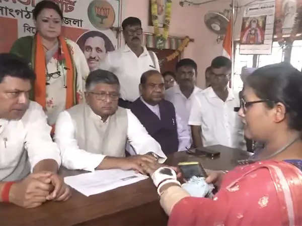 West Bengal post-poll violence: BJP's fact finding team visits Amtala 