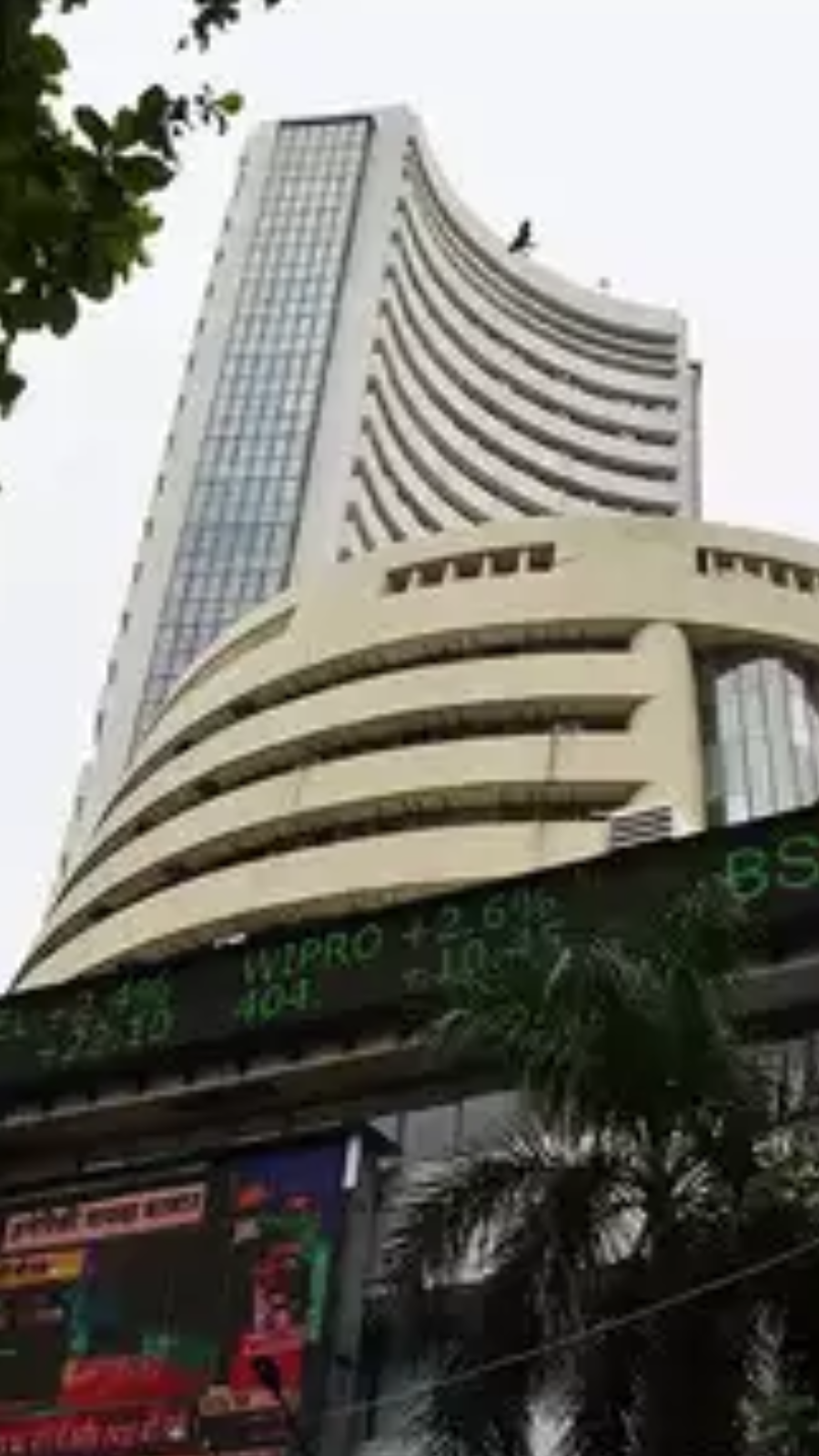 Gainers & Losers: BSE, Vedanta among 11 stocks in limelight on Thursday 